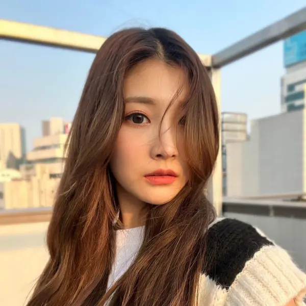 Minseo gallery image