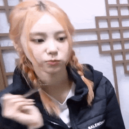 Jinsoul gif