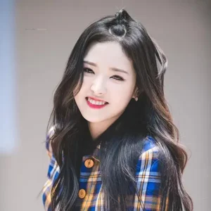 Olivia Hye gallery image