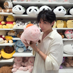 Seungkwan gallery image