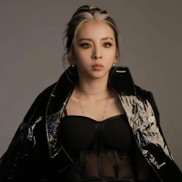 Jeon Jiwoo gallery image