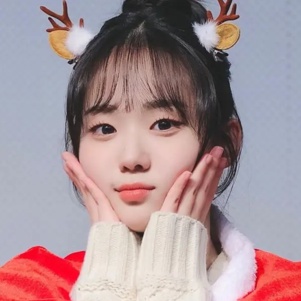 Yoon SeoYeon gallery image