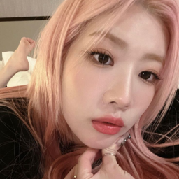 Kim Lip gallery image
