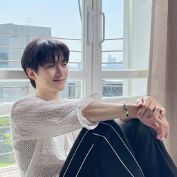 Lee Junho gallery image