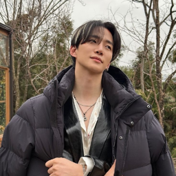 Lee Junho gallery image