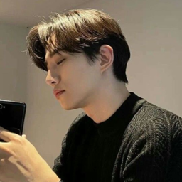 Lee Junho gallery image