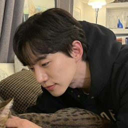 Lee Junho gallery image