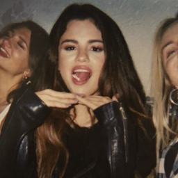 Selena Gomez gallery image