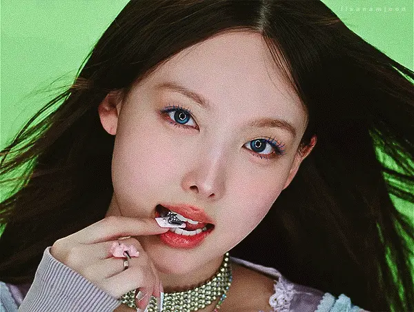 Nayeon gif