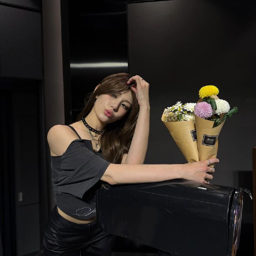 Jeon Somi gallery image