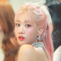Kim Lip gallery image