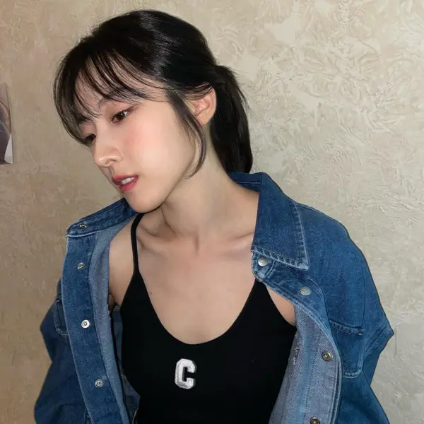 HaSeul gallery image