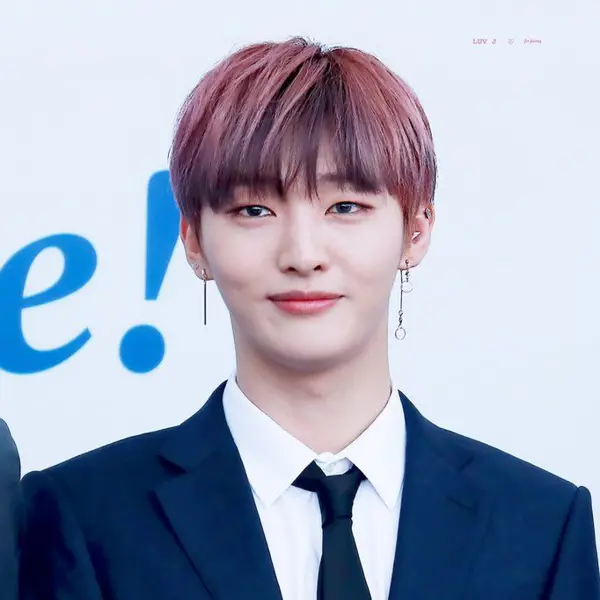 Jisung gallery image