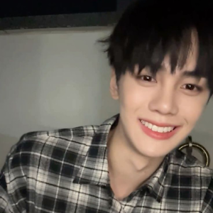 Kim Gyuvin gallery image