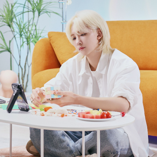 Jeonghan gallery image