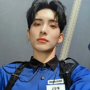 Junhee gallery image