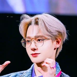 Hwanwoong gallery image