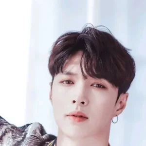 Lay Zhang gallery image
