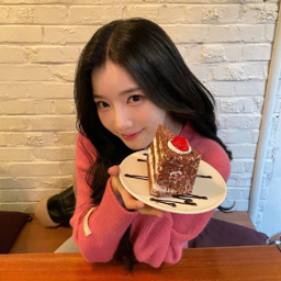 Kim YooYeon gallery image