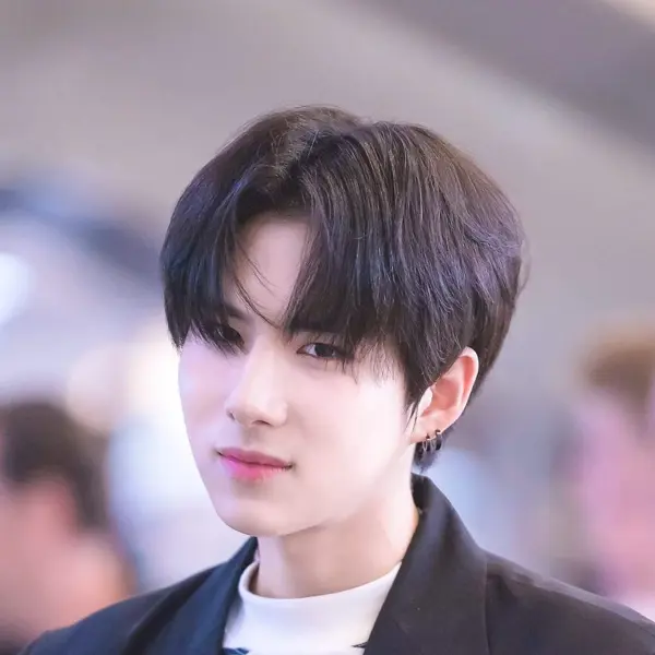 Seyoon gallery image
