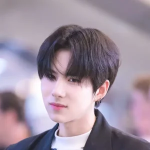 Seyoon gallery image