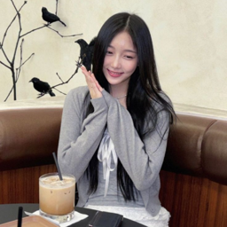 YunSeo gallery image