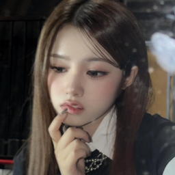 Elisia gallery image