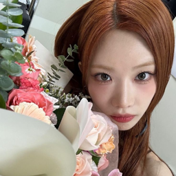 Kim Lip gallery image