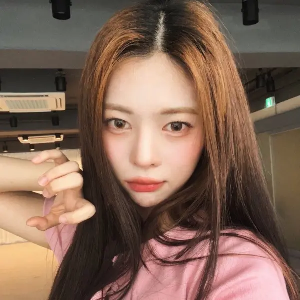 DaHyun gallery image