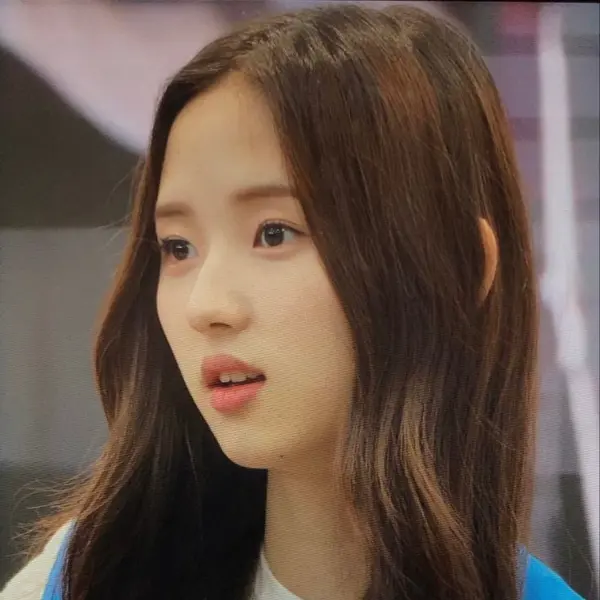 Lee JiWoo gallery image