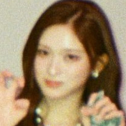 Leeseo gallery image