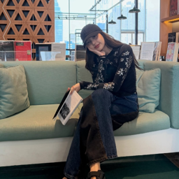 Lalisa gallery image