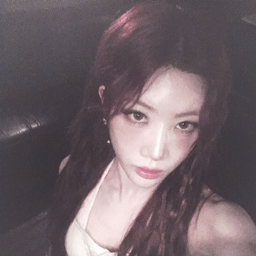 Kim Lip gallery image