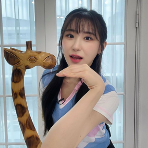 Chaeyeon gallery image