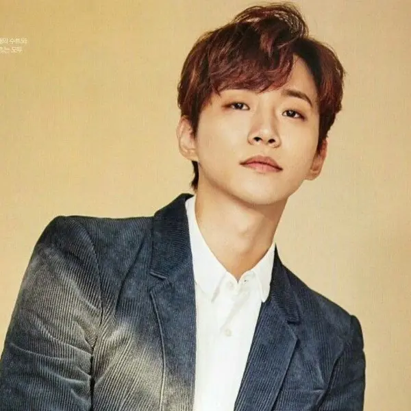 Lee Junho gallery image