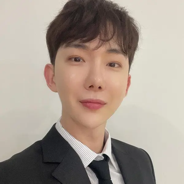 Jo Kwon gallery image