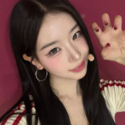 Kim ChaeYeon gallery image