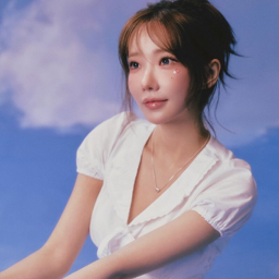 Magenta gallery image