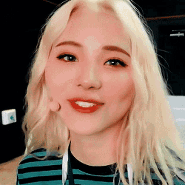 Jinsoul gif