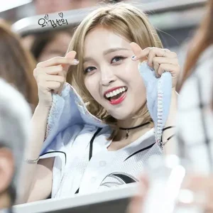 Xuanyi gallery image