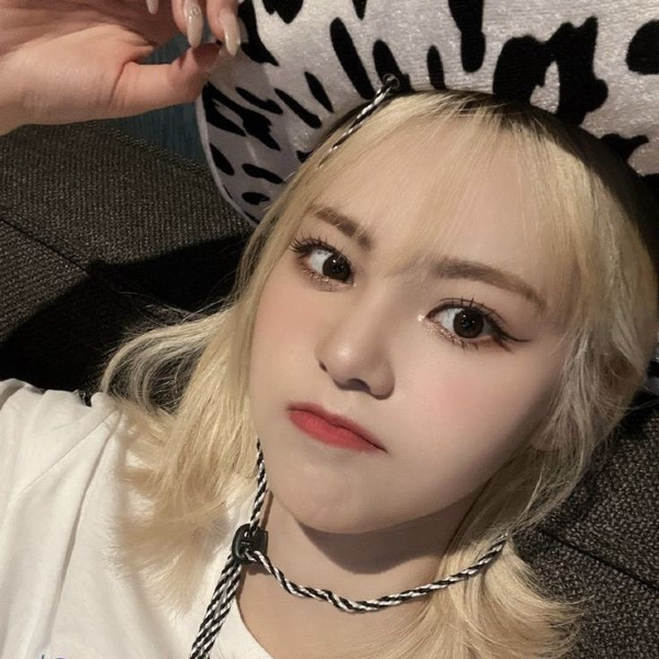 Jinsoul gallery image