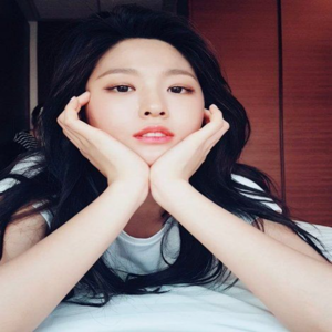 Seolhyun gallery image