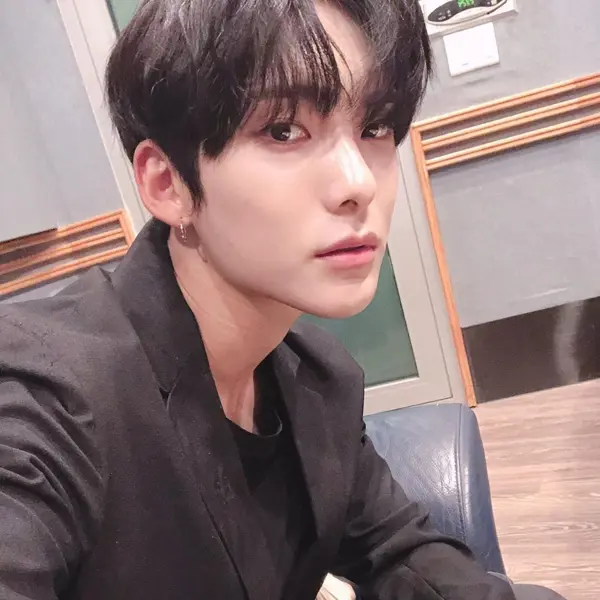 Junhee gallery image