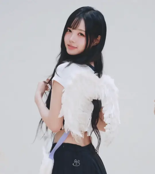 Kim ChaeWon gif
