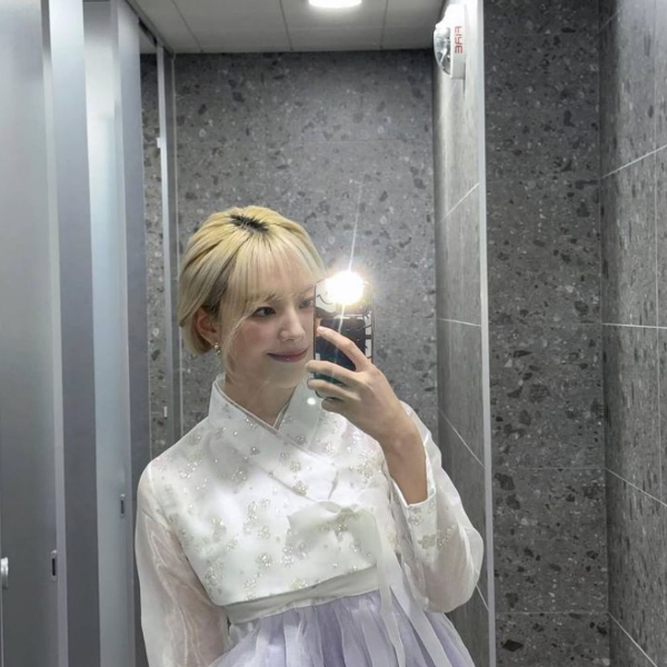 Moon Sua gallery image