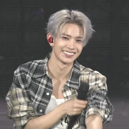 Heeseung gallery image