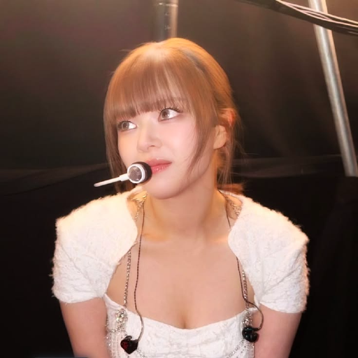 Jeongyeon gallery image