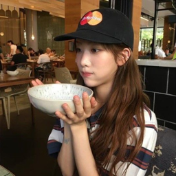 Kim Lip gallery image