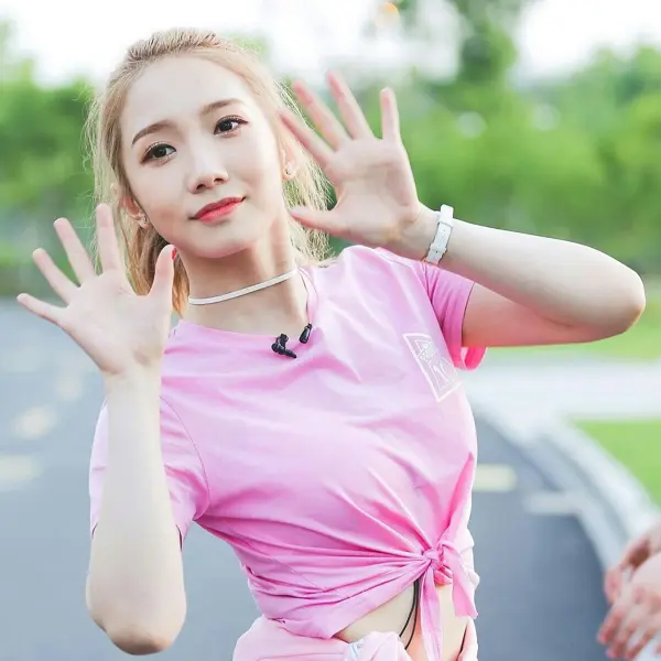Meiqi gallery image
