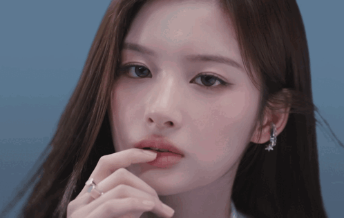 Sullyoon gif